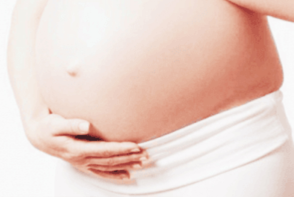 dorado miseria Aclarar Depilación láser durante el embarazo: ¿Está contraindicada? - Albéniz